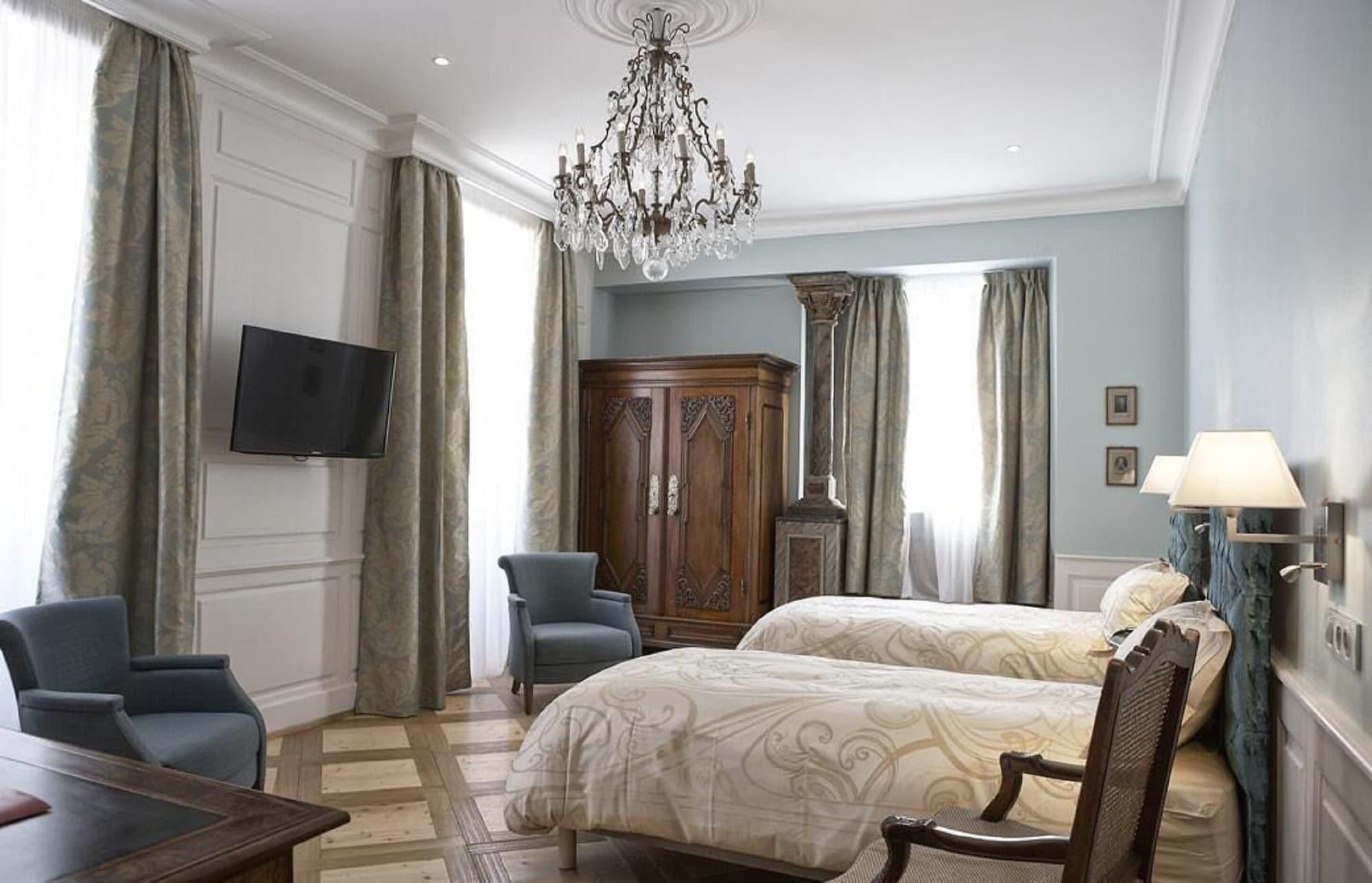 & Le Bouclier D'or Hotel 4*